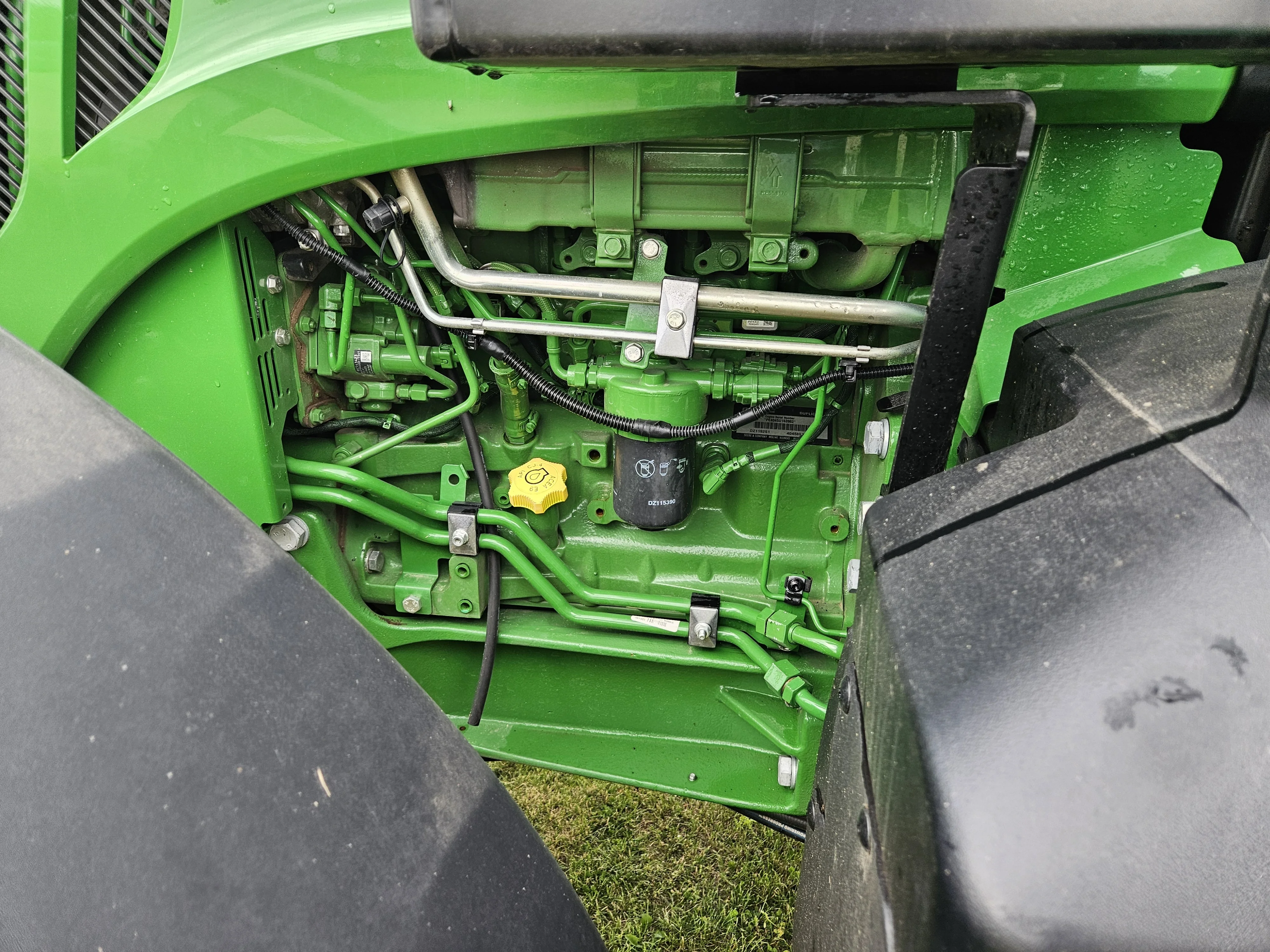 2022 JOHN DEERE 5115M Tractor
