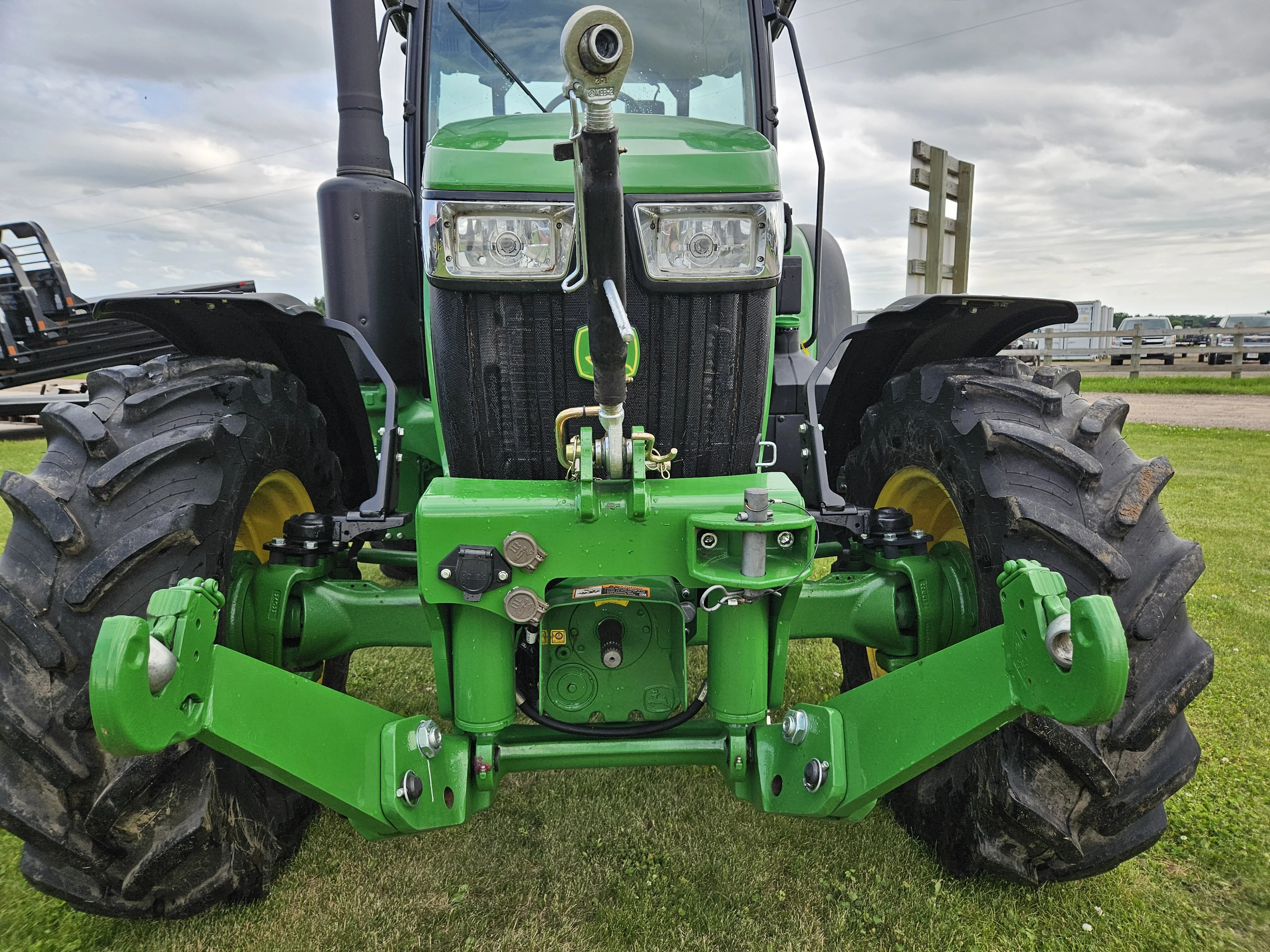 2022 JOHN DEERE 5115M Tractor