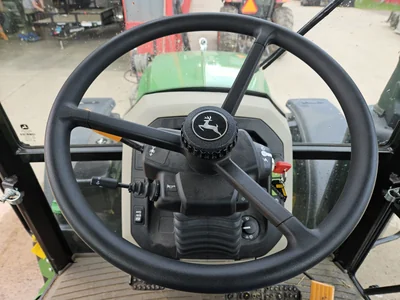 2022 JOHN DEERE 5115M Tractor