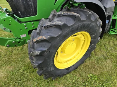 2022 JOHN DEERE 5115M Tractor