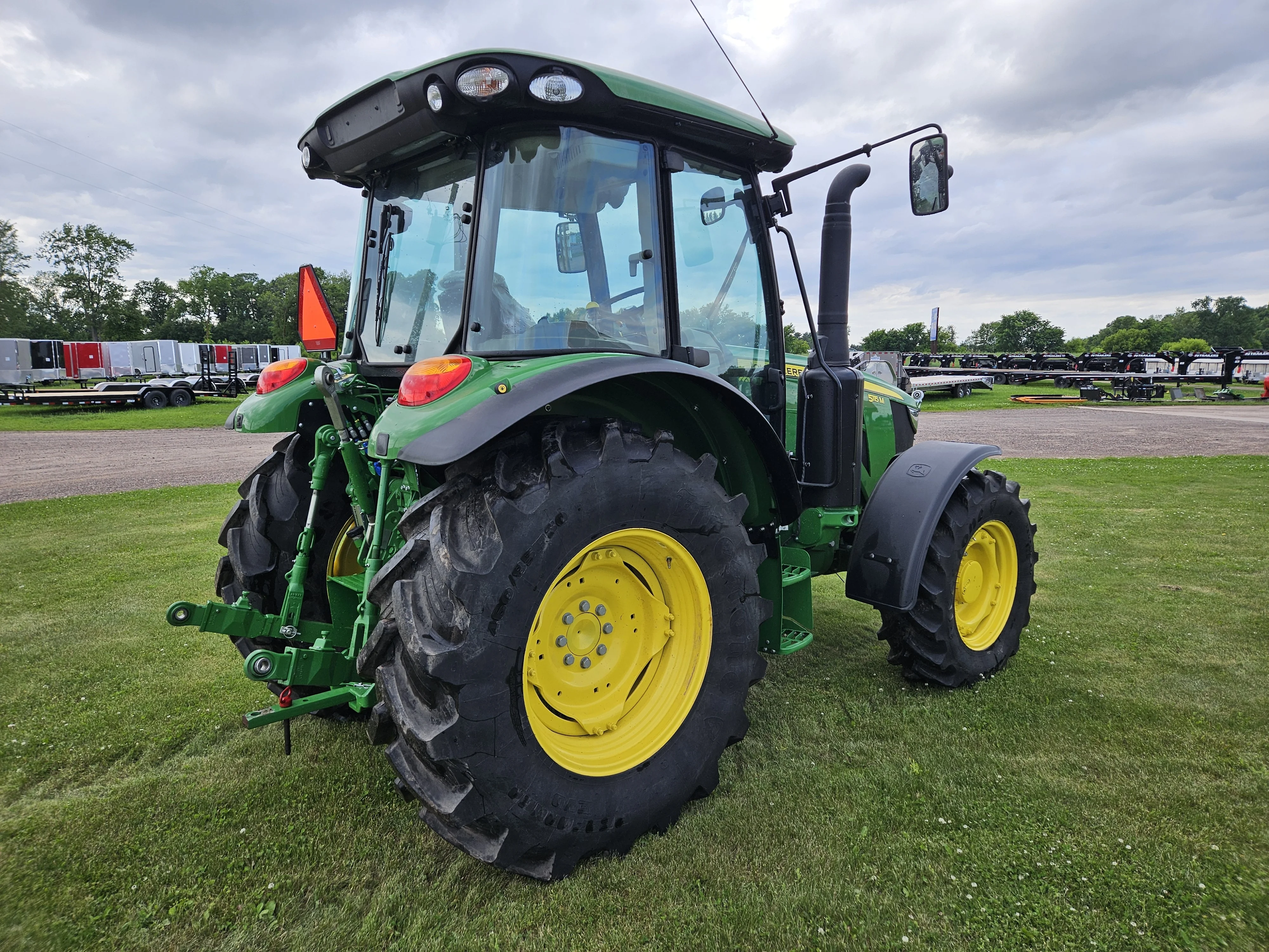 2022 JOHN DEERE 5115M Tractor